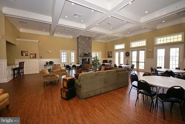 a picture of a bench