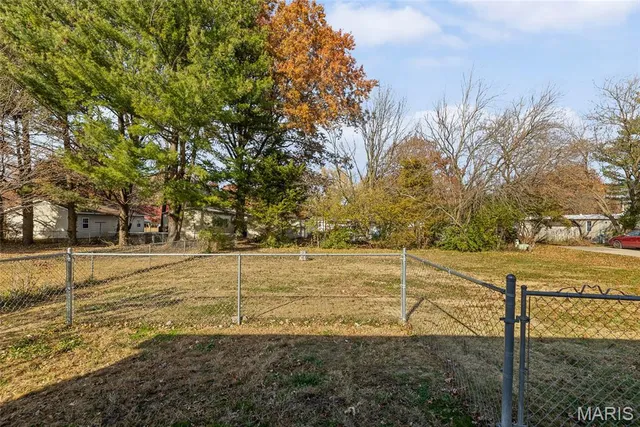 $160,500 | 425 Meadow Drive, Troy, IL 62294