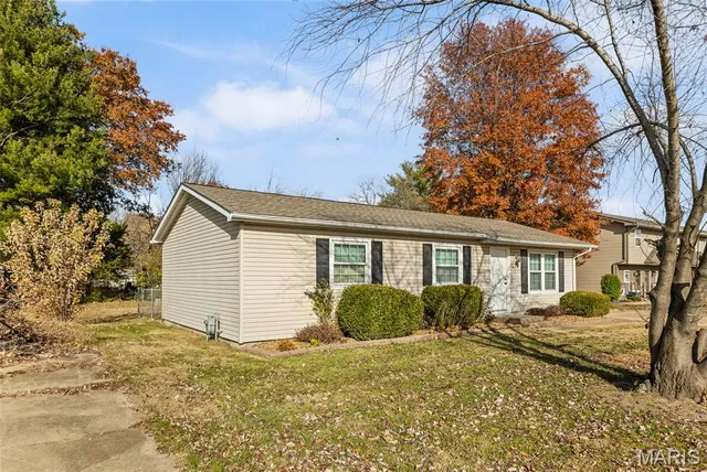 $160,500 | 425 Meadow Drive, Troy, IL 62294