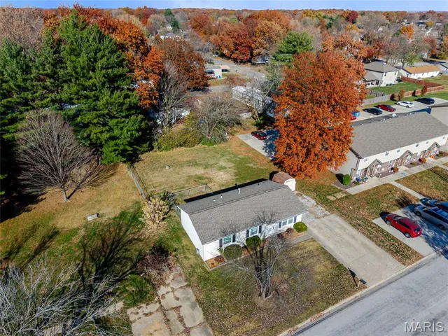 $160,500 | 425 Meadow Drive, Troy, IL 62294