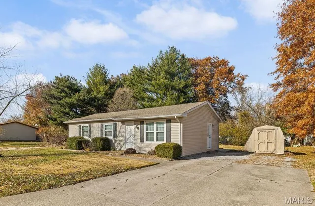 $160,500 | 425 Meadow Drive, Troy, IL 62294