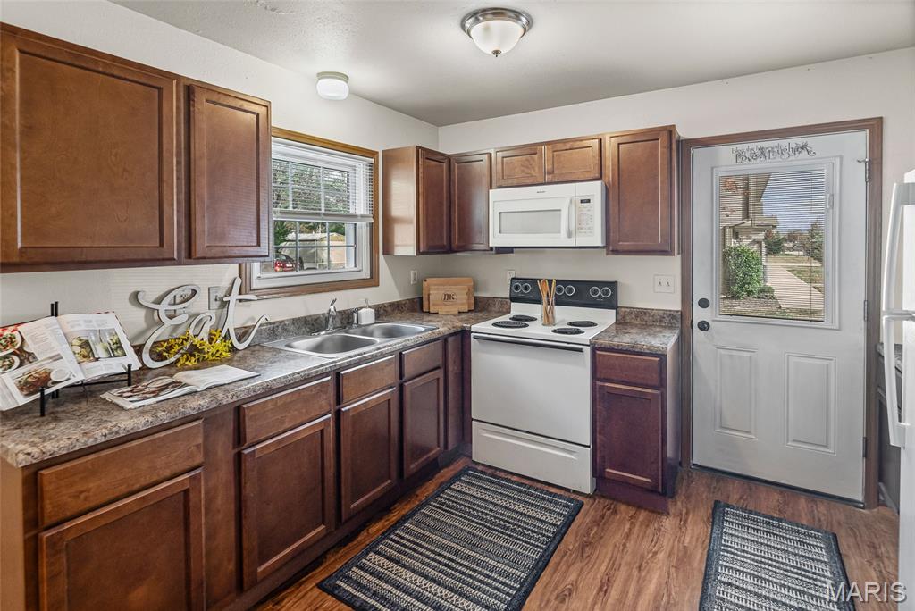 425 Meadow Drive Troy, IL 62294 - Photo 9 of 26