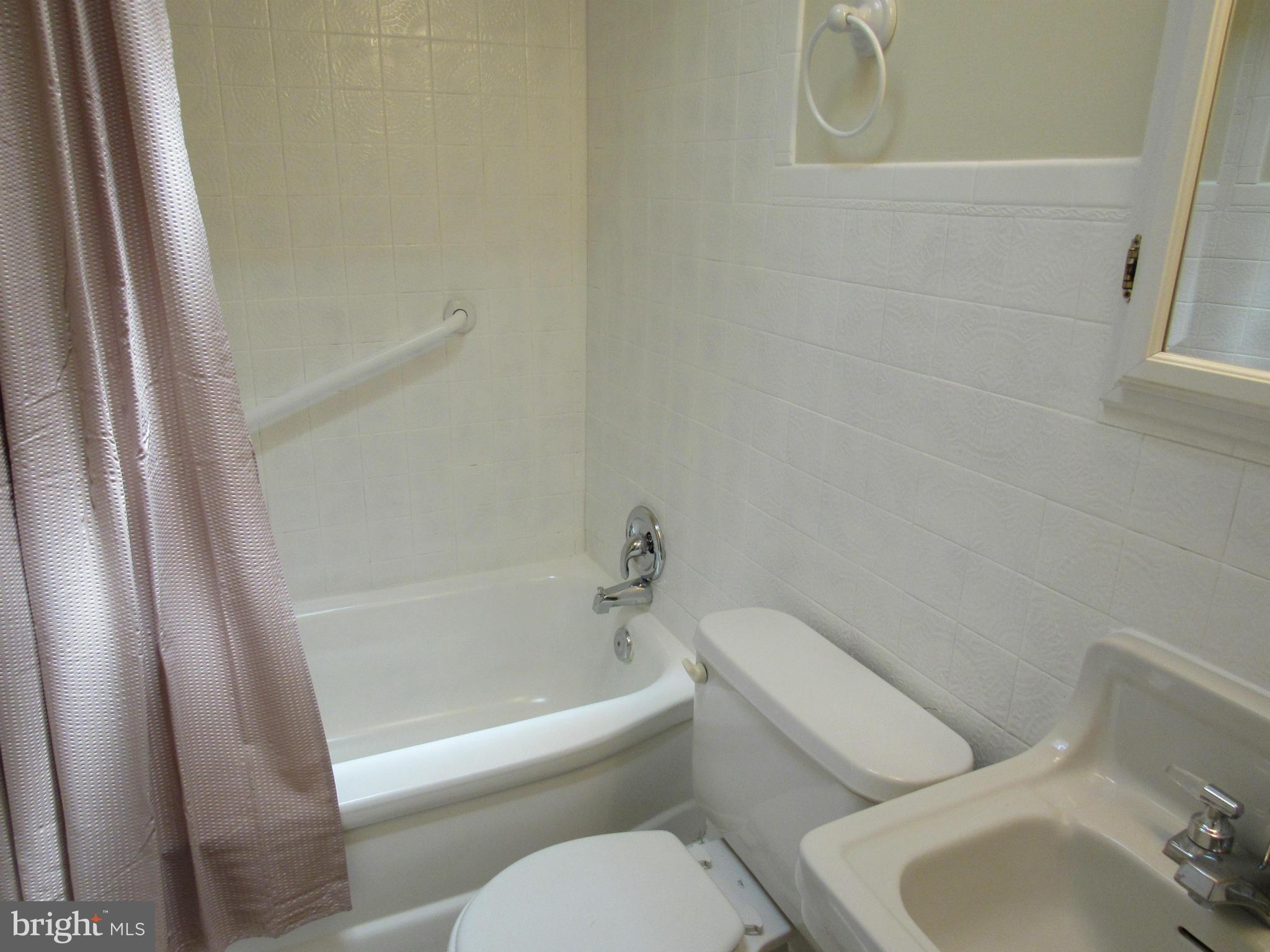 8020 Lansdale Road Baltimore, MD 21224 - Photo 25 of 30 Bath
