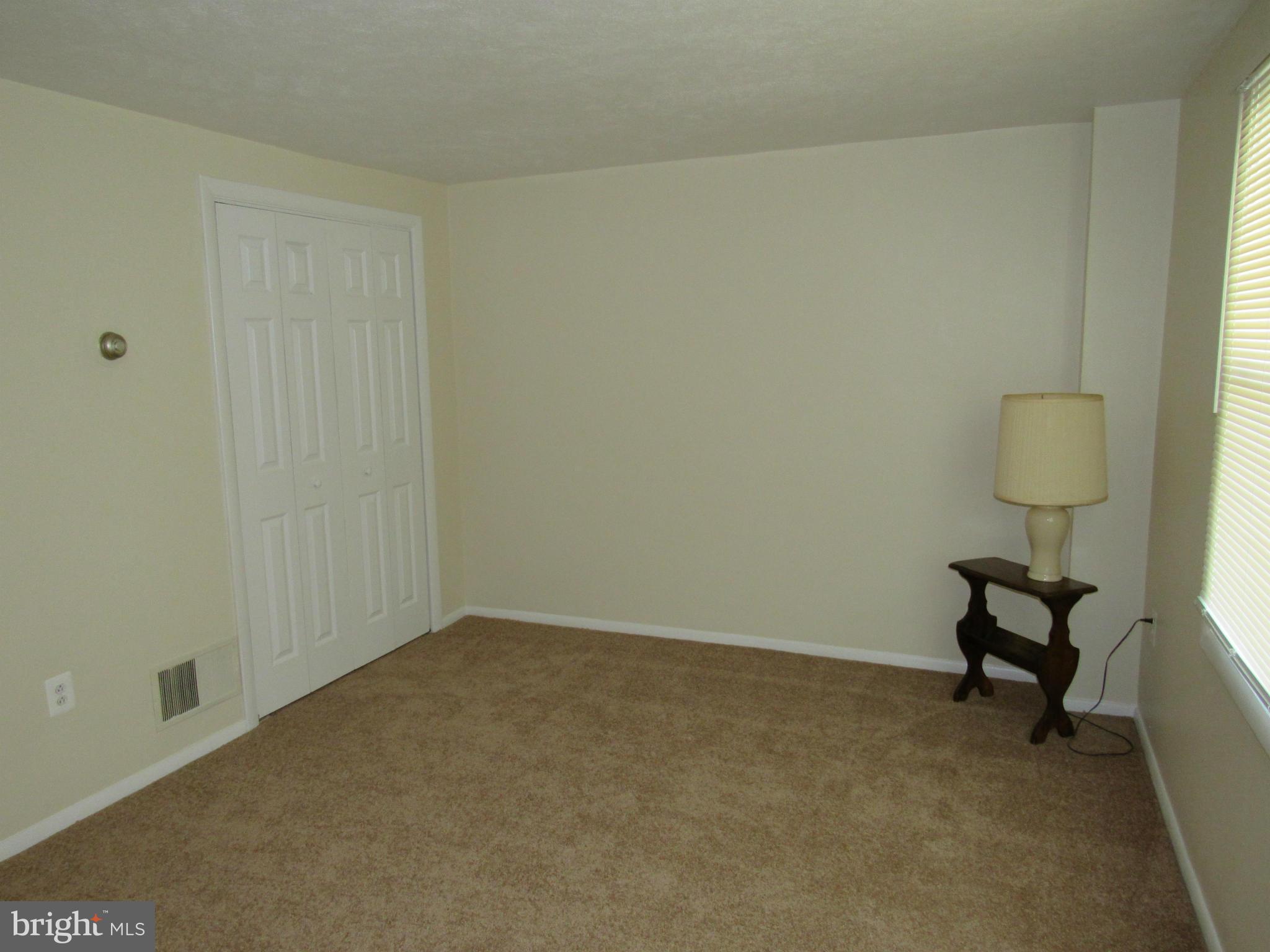 8020 Lansdale Road Baltimore, MD 21224 - Photo 7 of 30 Living Room