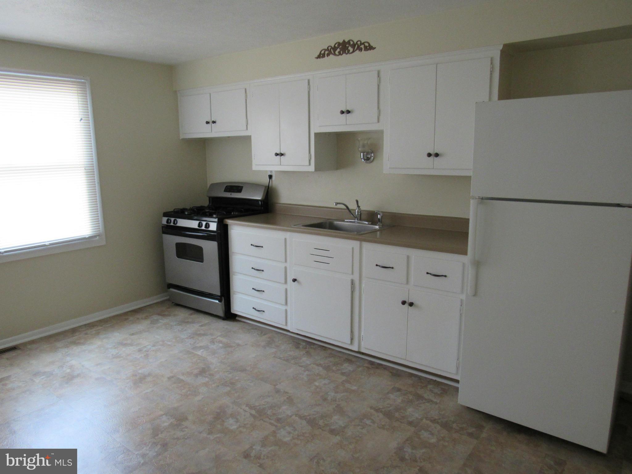 8020 Lansdale Road Baltimore, MD 21224 - Photo 10 of 30 Kitchen