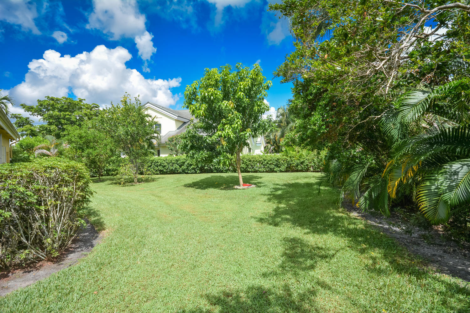 4600 Northwest 26th Way Boca Raton, FL 33434 - Photo 39 of 41 Side Yard