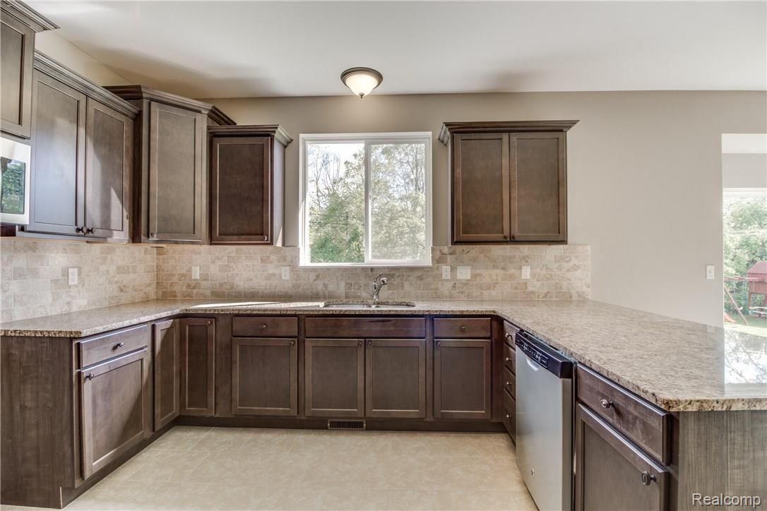 3723 Dearborn Avenue Rochester, MI 48309 - Photo 24 of 33 Interiors-18.jpg