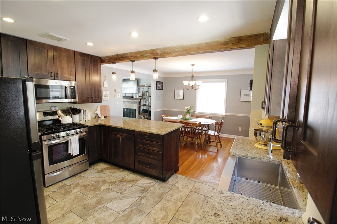 3837 Faversham Road Cleveland, OH 44118 - Photo 11 of 26
