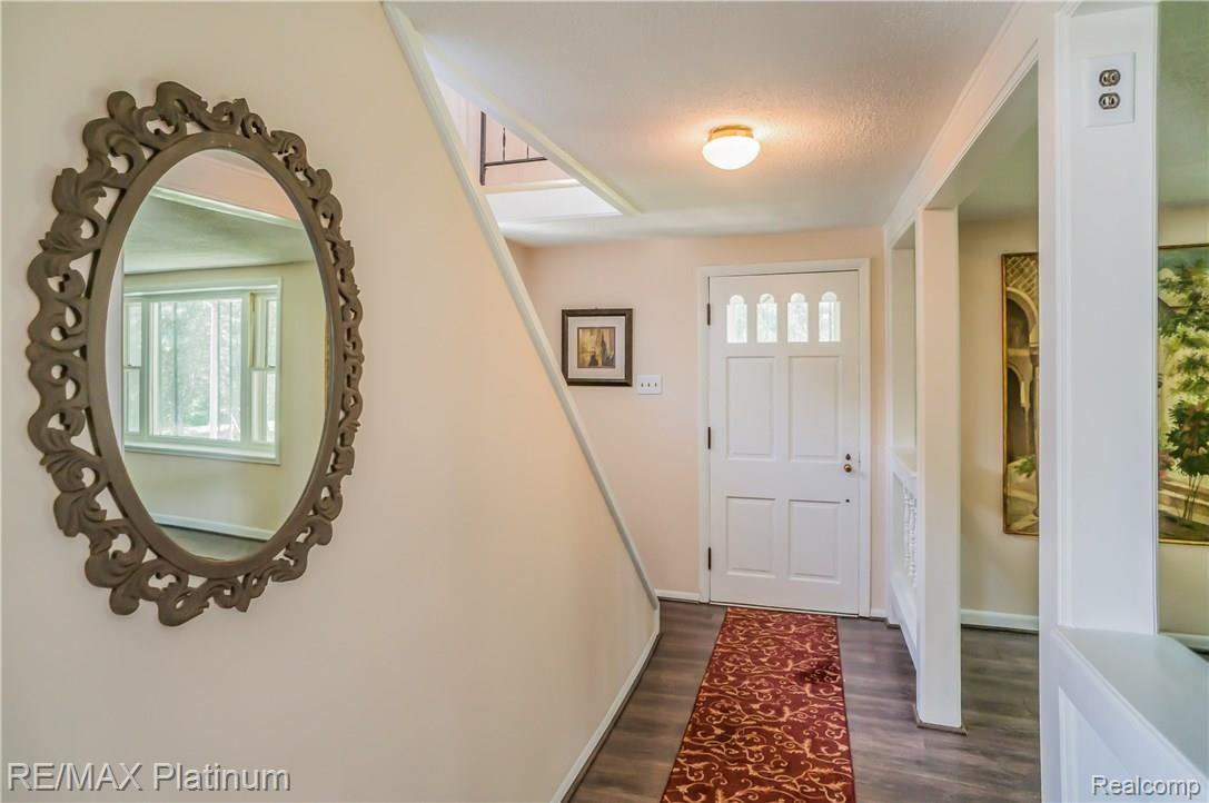 5940 North Latson Road Howell, MI 48855 - Photo 4 of 30 4.jpg