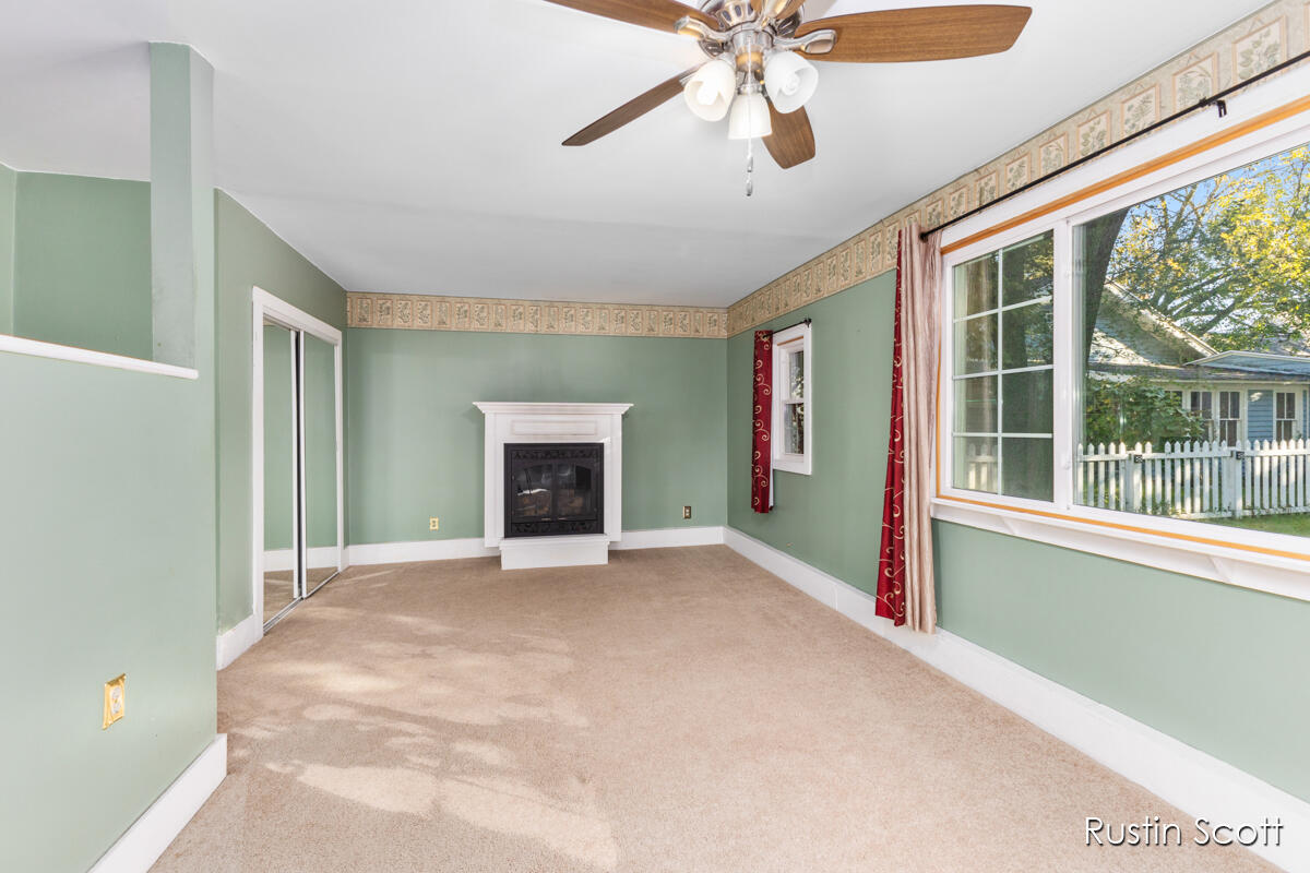 310 South Front Street Belding, MI 48809 - Photo 15 of 43 IMG_1016