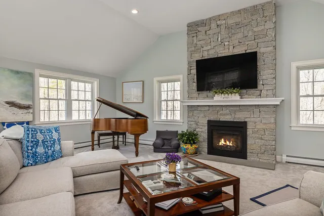 $1,725,000 | 23 Rockrimmon Road, North Hampton, NH 03862