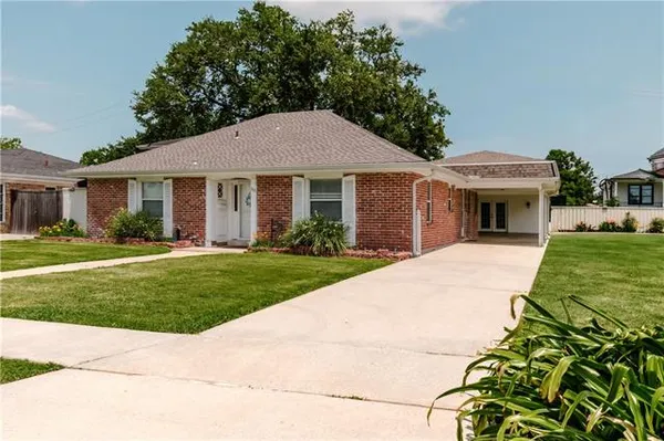 $269,000 | 313 Bear Drive, Arabi, LA 70032