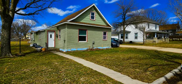 $62,500 | 131 East Schlieman Avenue, Appleton, MN 56208