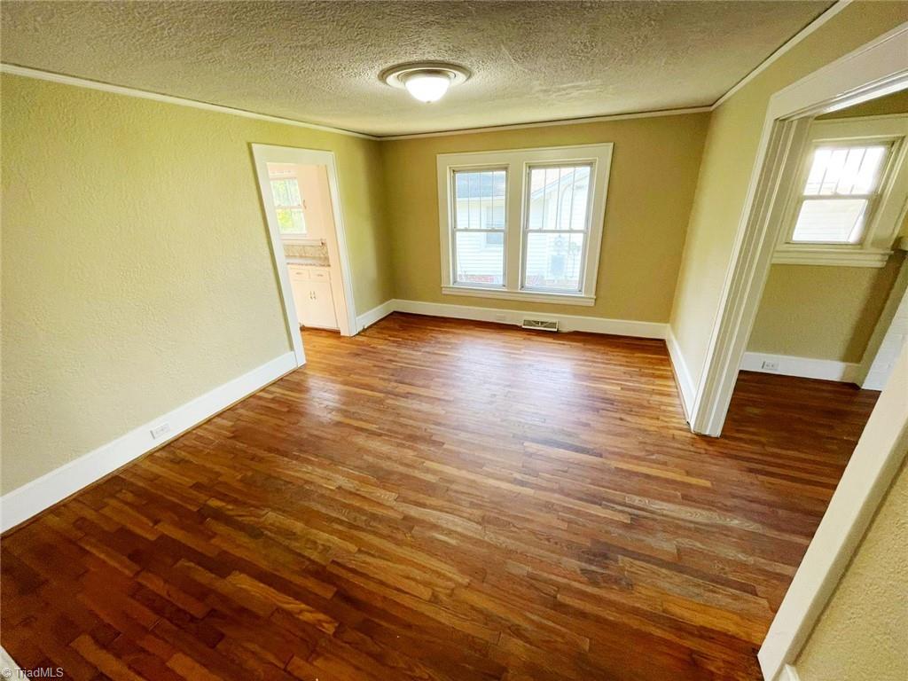 936 Forrest Street High Point, NC 27262 - Photo 8 of 20 Gallery Image 8