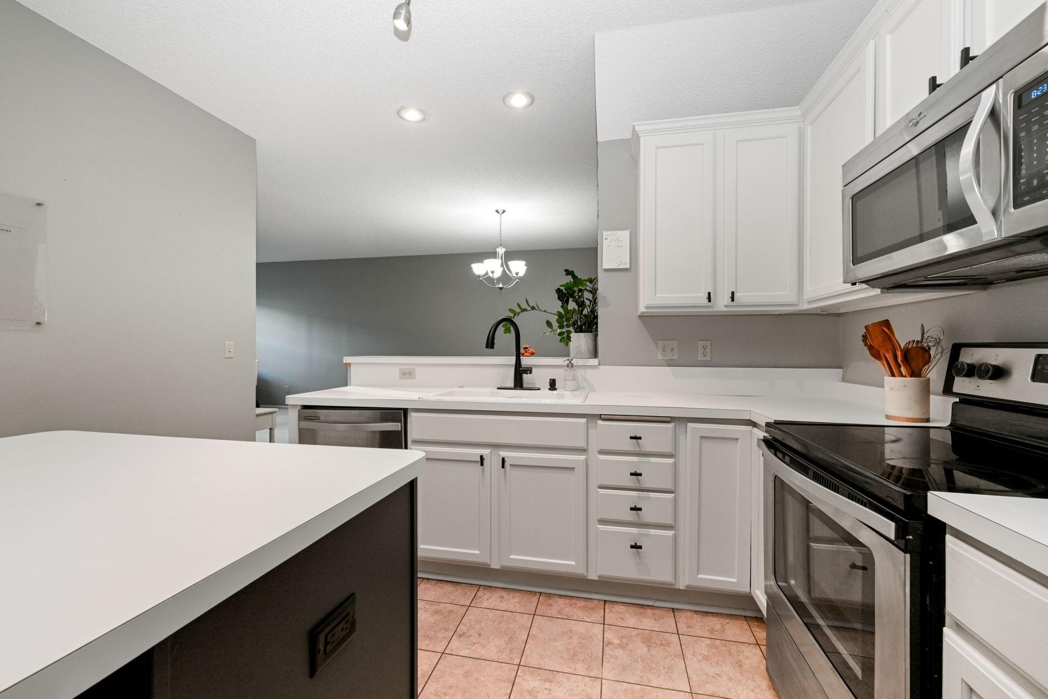 11879 85th Place North Maple Grove, MN 55369 - Photo 10 of 20