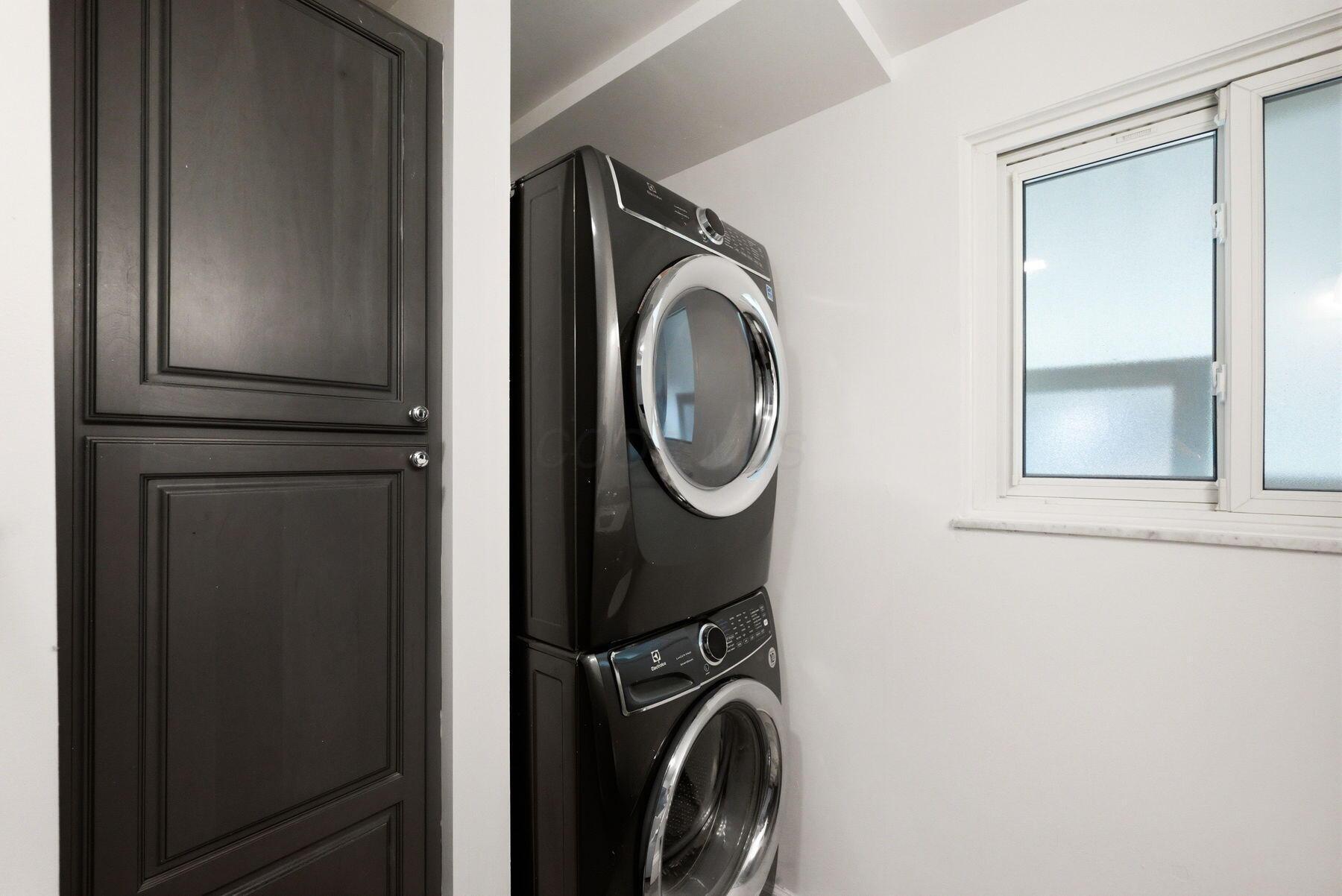 180 Landover Road Columbus, OH 43230 - Photo 31 of 60 full bath/ 1st floor laundry
