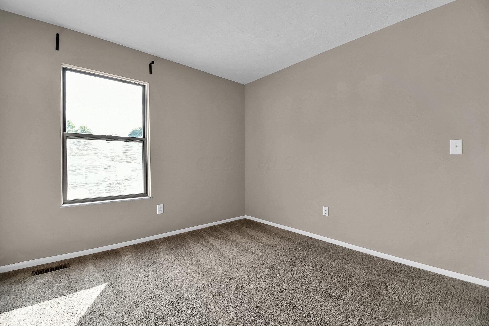 2829 Raphael Drive Columbus, OH 43232 - Photo 28 of 34 3rd Bedroom