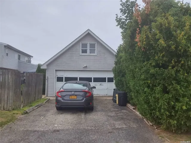 $980,000 | 957 North Broadway, Massapequa, NY 11758