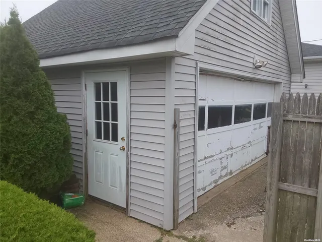 $980,000 | 957 North Broadway, Massapequa, NY 11758