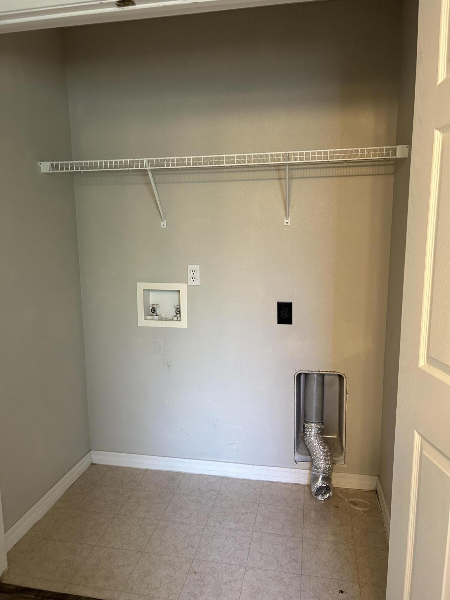 203 Cabana Way Crestview, FL 32536 - Photo 18 of 25 a view of a small space