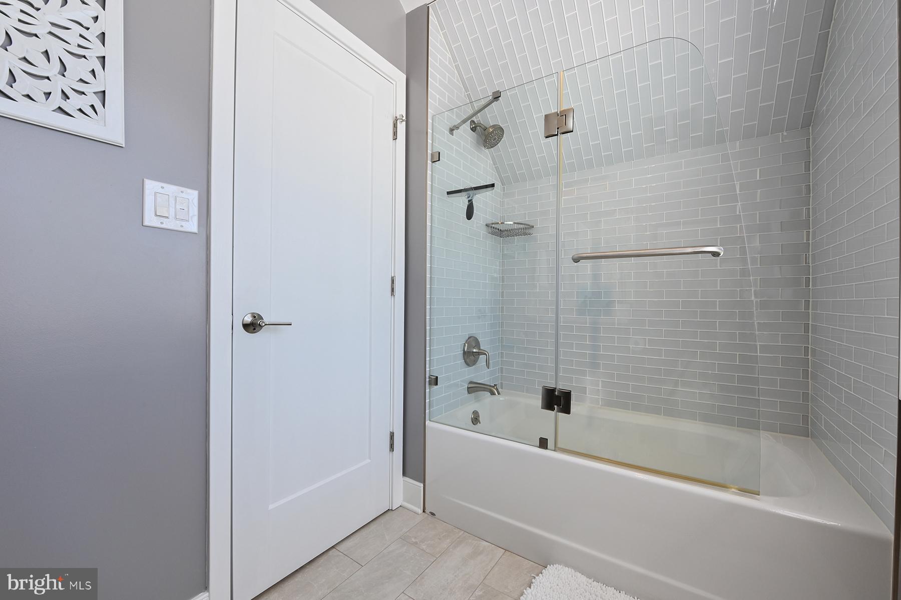 315 Cove Road Riva, MD 21140 - Photo 26 of 38 Pretty tile in the shower