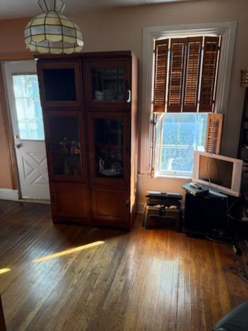 202 East 14th Street Lockport, IL 60441 - Photo 13 of 17 a living room with furniture and a window