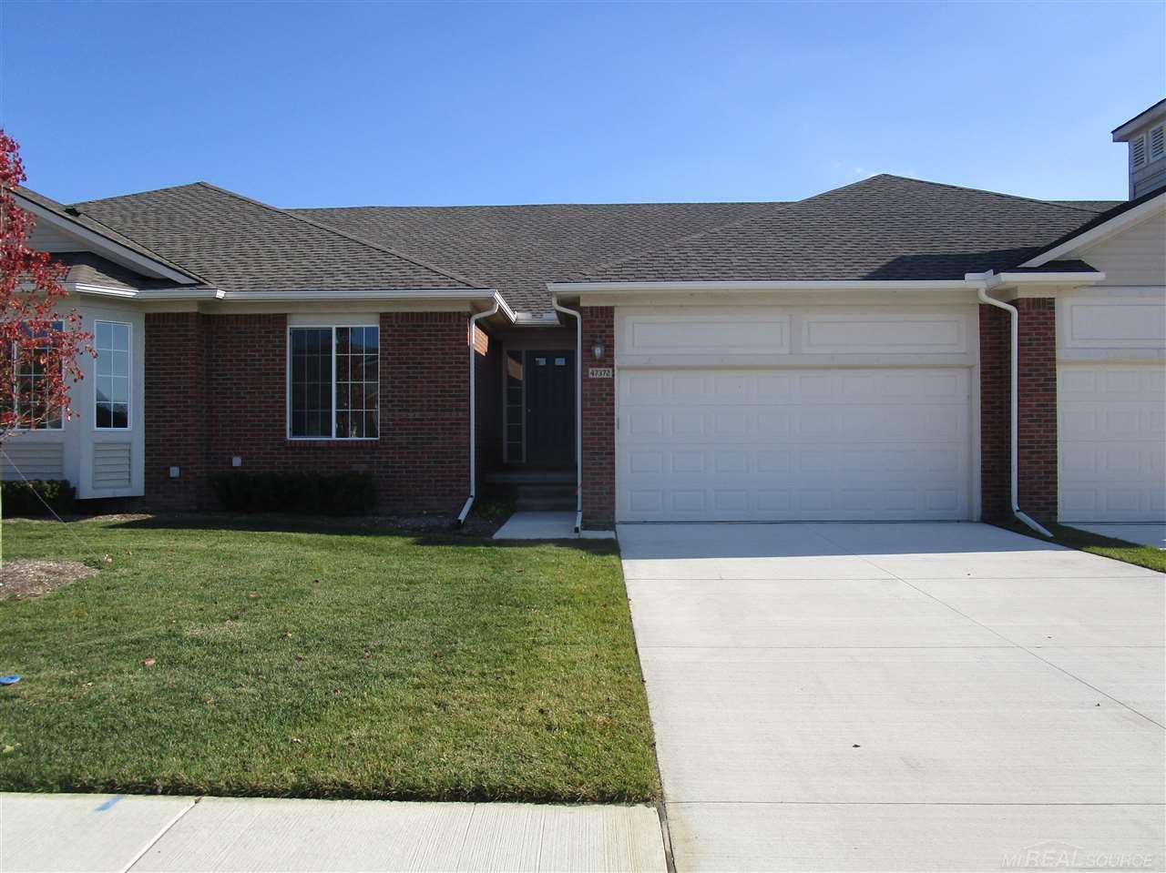 47372 Mariners New Baltimore, MI 48051 - Photo 2 of 14