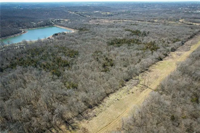 $2,464,000 | 2900 East 119th Street, Kansas City, MO 64137