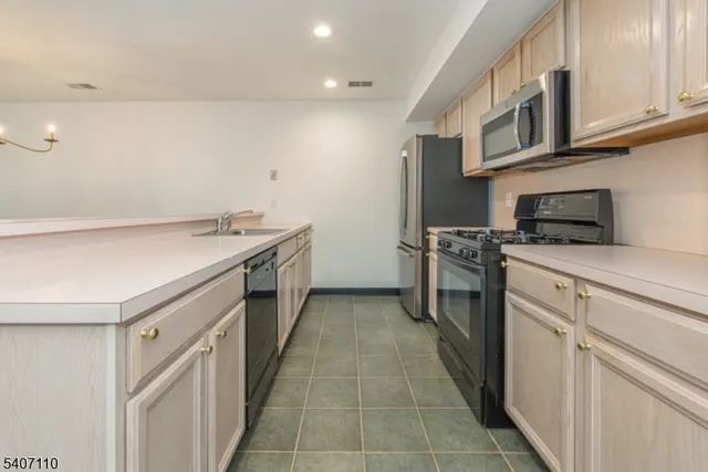 $448,000 | 10 Springbrook Road East, Unit 10, Montville, NJ 07045