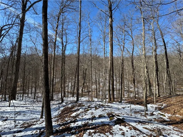 $438,460 | 5 In-237, English, IN 47118