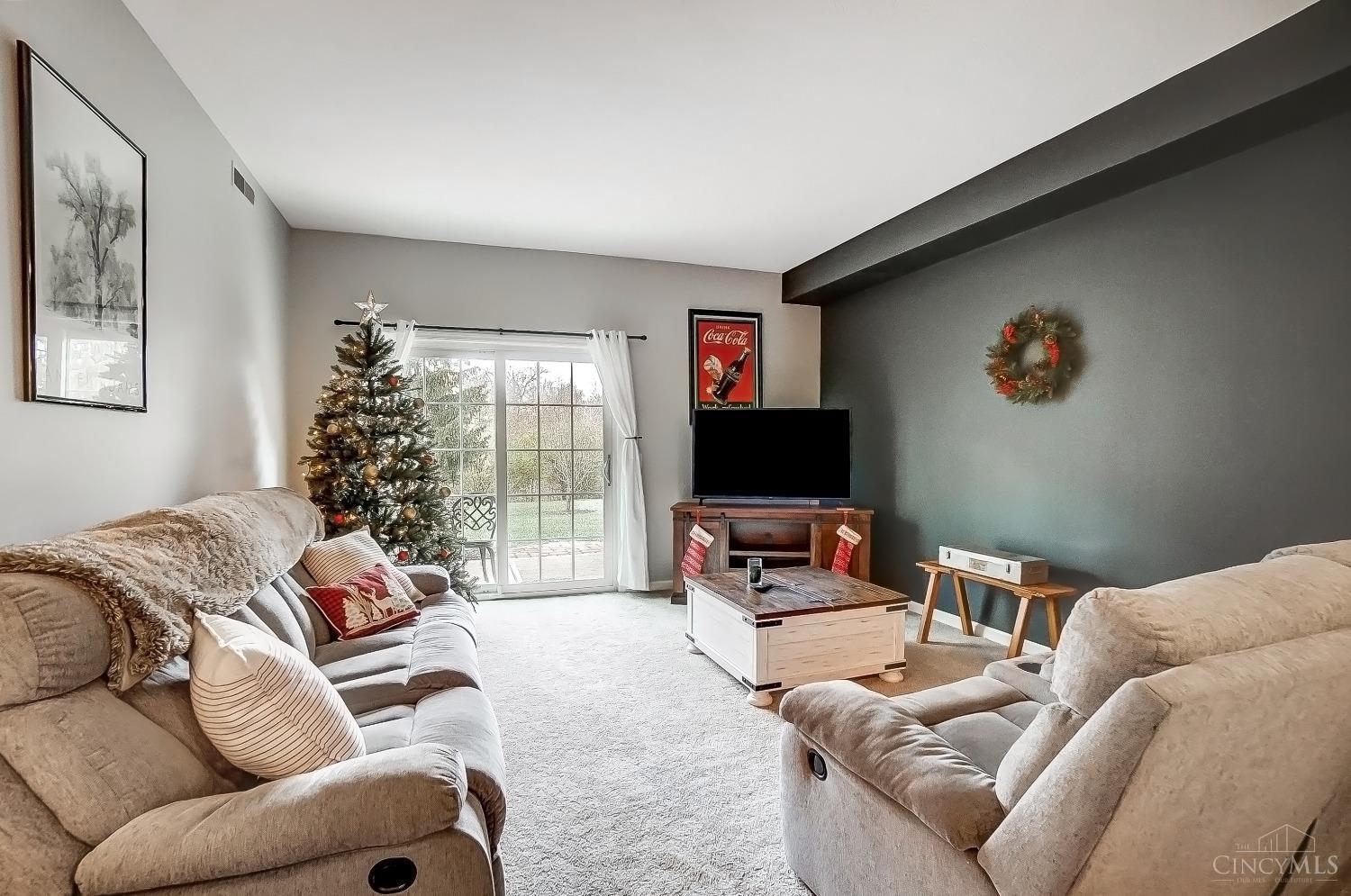 831 Neeb Road, Unit 7 Cincinnati, OH 45233 - Photo 4 of 21 Gallery Image 4