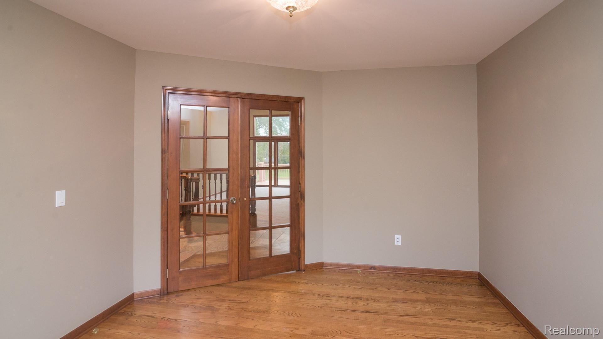 2632 Mcclintock Road Bloomfield Hills, MI 48302 - Photo 12 of 39 036__31.jpg