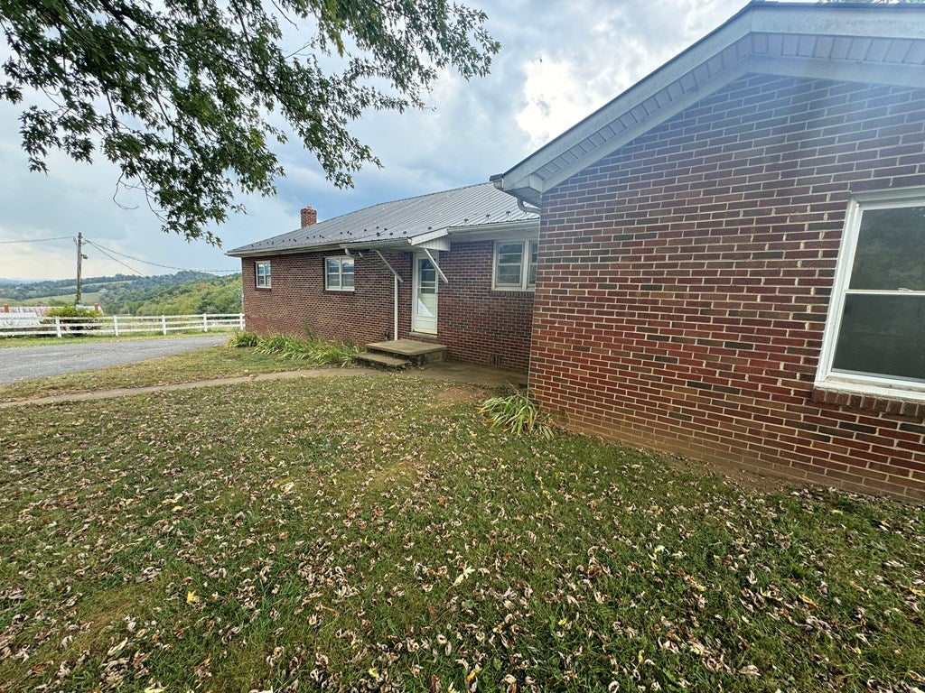 6472 Valley Road Saltville, VA 24370 - Photo 26 of 78 Gallery Image 26
