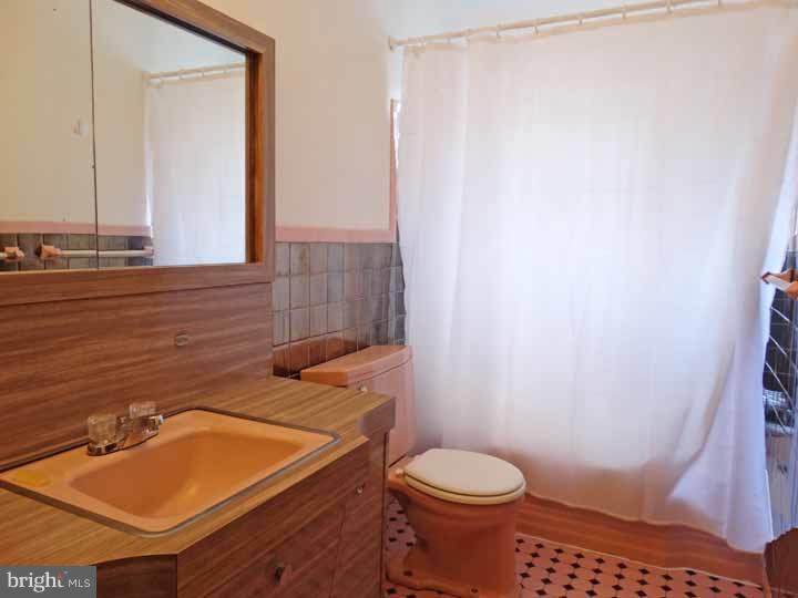 1474 Thornberry Road Wyncote, PA 19095 - Photo 16 of 23 Bathroom