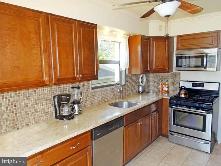 1474 Thornberry Road Wyncote, PA 19095 - Photo 9 of 23 Kitchen