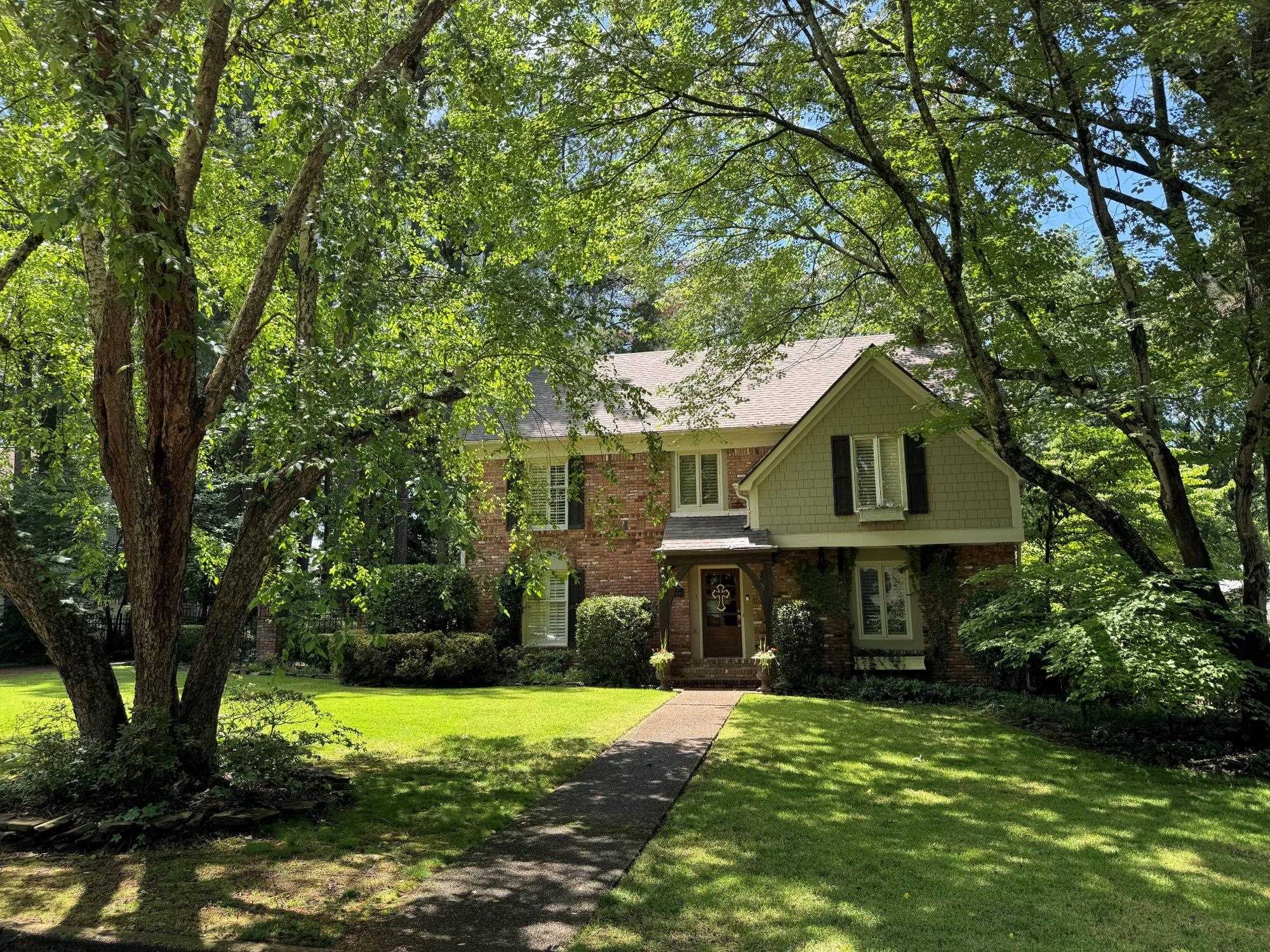 2695 Brook Bridge Cove Germantown, TN 38138 - Photo 2 of 40 Beautiful home with immaculate landscaping. Cove lot.