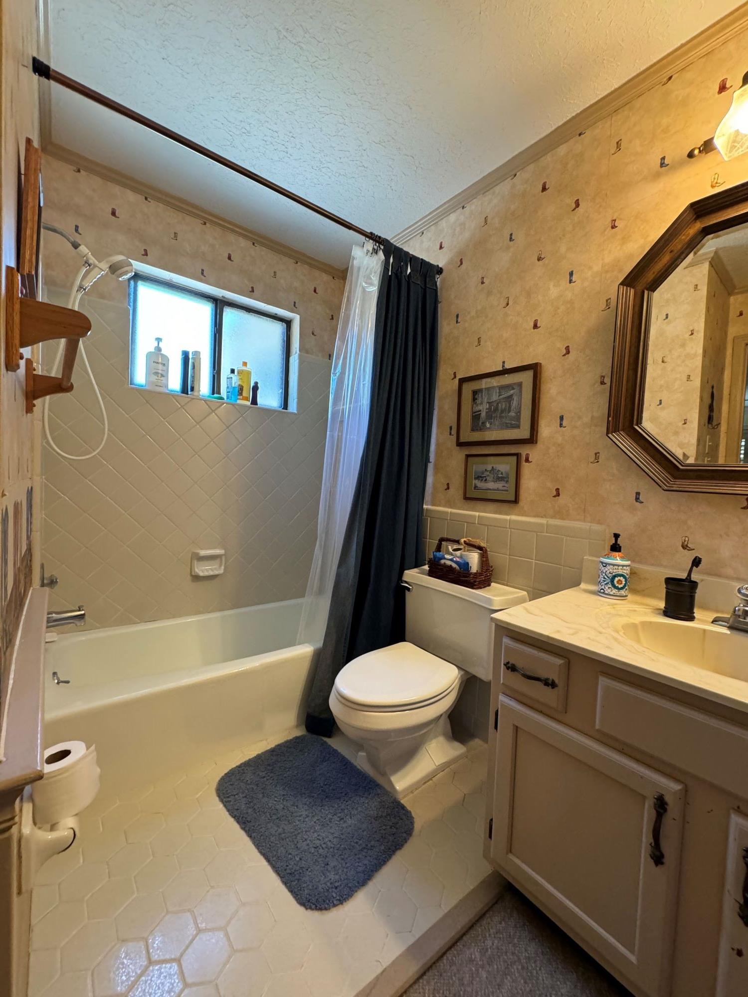 2695 Brook Bridge Cove Germantown, TN 38138 - Photo 27 of 40 This private full bathroom is located upstairs off the bonus/bedroom 5.