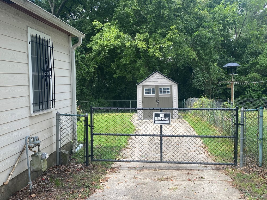 2221 Avalon Road Columbus, GA 31907 - Photo 5 of 40 Gate