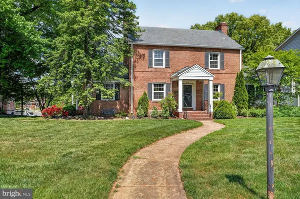$5,400 | 4739 North Dittmar Road, Arlington, VA 22207