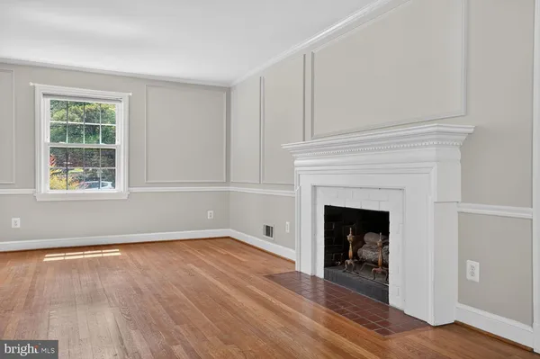 $5,400 | 4739 North Dittmar Road, Arlington, VA 22207