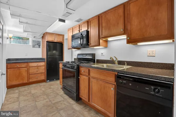 $5,400 | 4739 North Dittmar Road, Arlington, VA 22207
