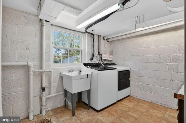 $5,400 | 4739 North Dittmar Road, Arlington, VA 22207