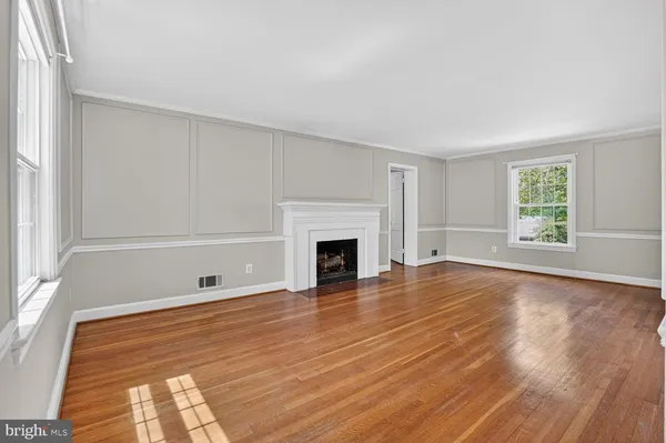 $5,400 | 4739 North Dittmar Road, Arlington, VA 22207