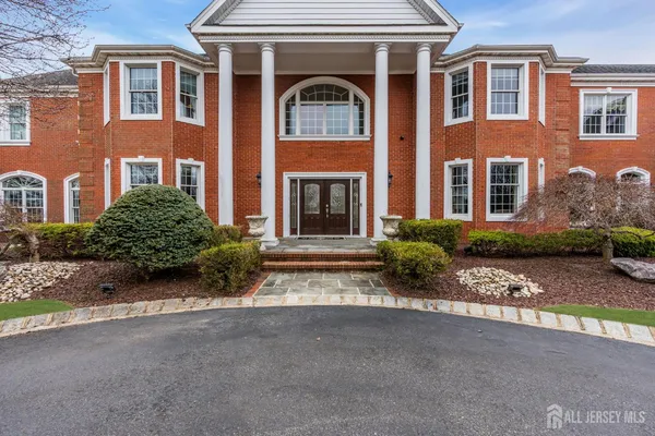 $2,950,000 | 31 Hillcrest Drive, Colts Neck, NJ 07722