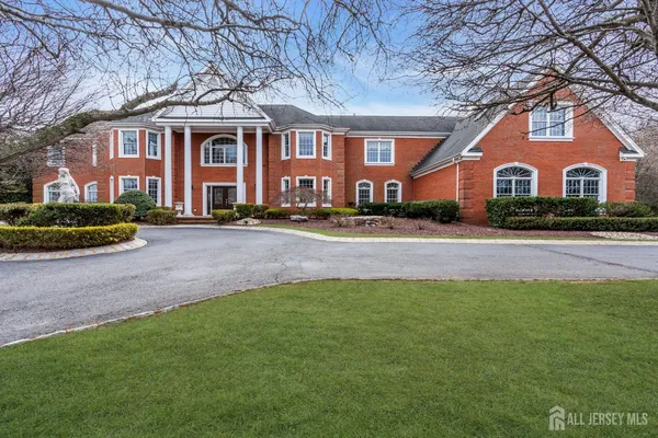 $2,950,000 | 31 Hillcrest Drive, Colts Neck, NJ 07722