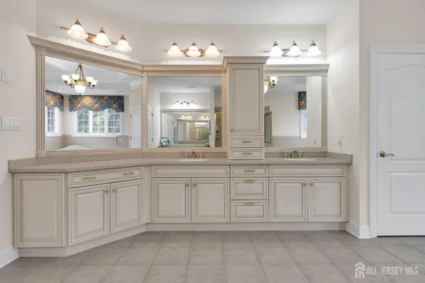 $2,950,000 | 31 Hillcrest Drive, Colts Neck, NJ 07722