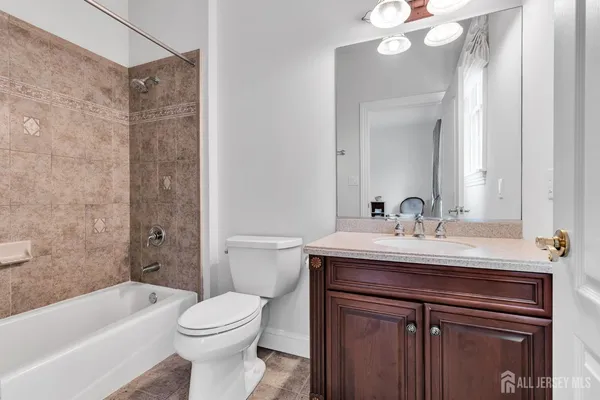 $2,950,000 | 31 Hillcrest Drive, Colts Neck, NJ 07722