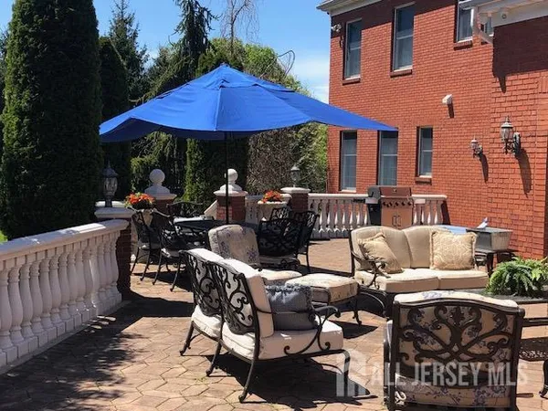 $2,950,000 | 31 Hillcrest Drive, Colts Neck, NJ 07722