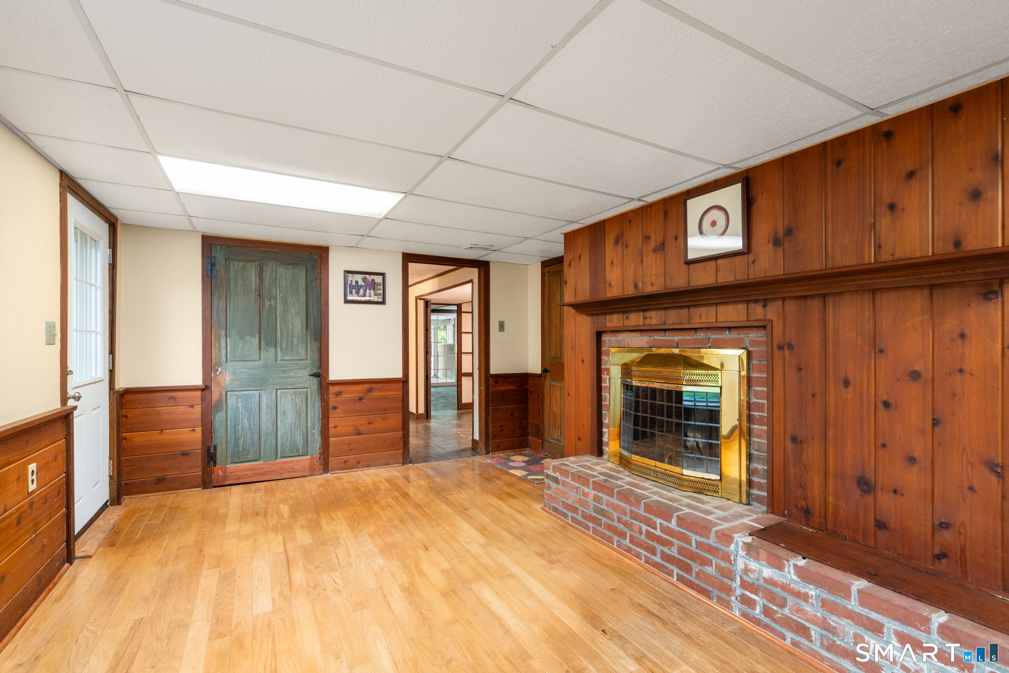 281 Rye Street East Windsor, CT 06016 - Photo 20 of 40 Living room - In-law