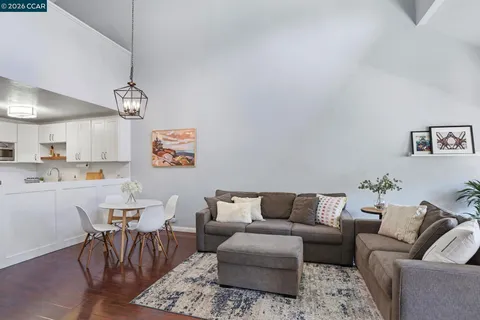 $476,000 | 700 Suntree Lane, Unit 711, Pleasant Hill, CA 94523